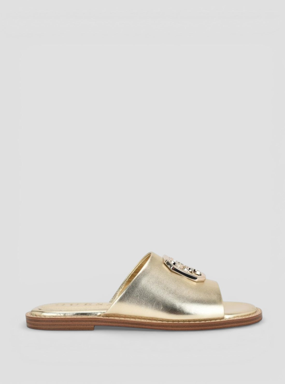 GUESS Womens Gold Graysie4 Slide Sandals GRAYSIE4 Side View