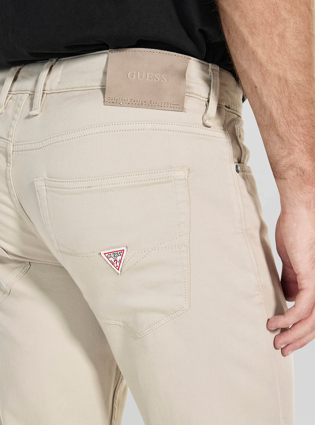 GUESS Mens Beige Mid-Rise Finnley Pants M5BAS2W2001 Detail View