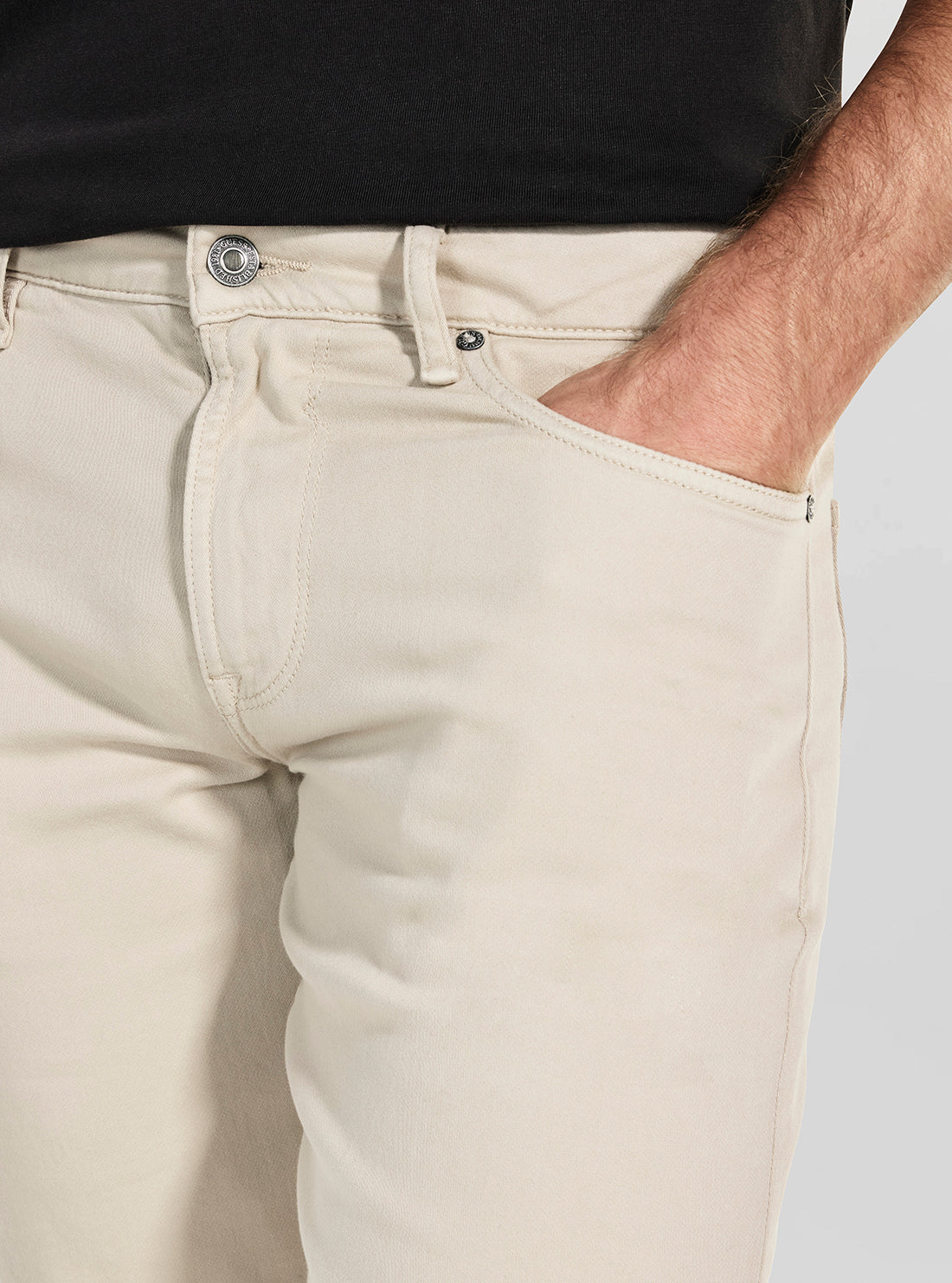 GUESS Mens Beige Mid-Rise Finnley Pants M5BAS2W2001 Detail View