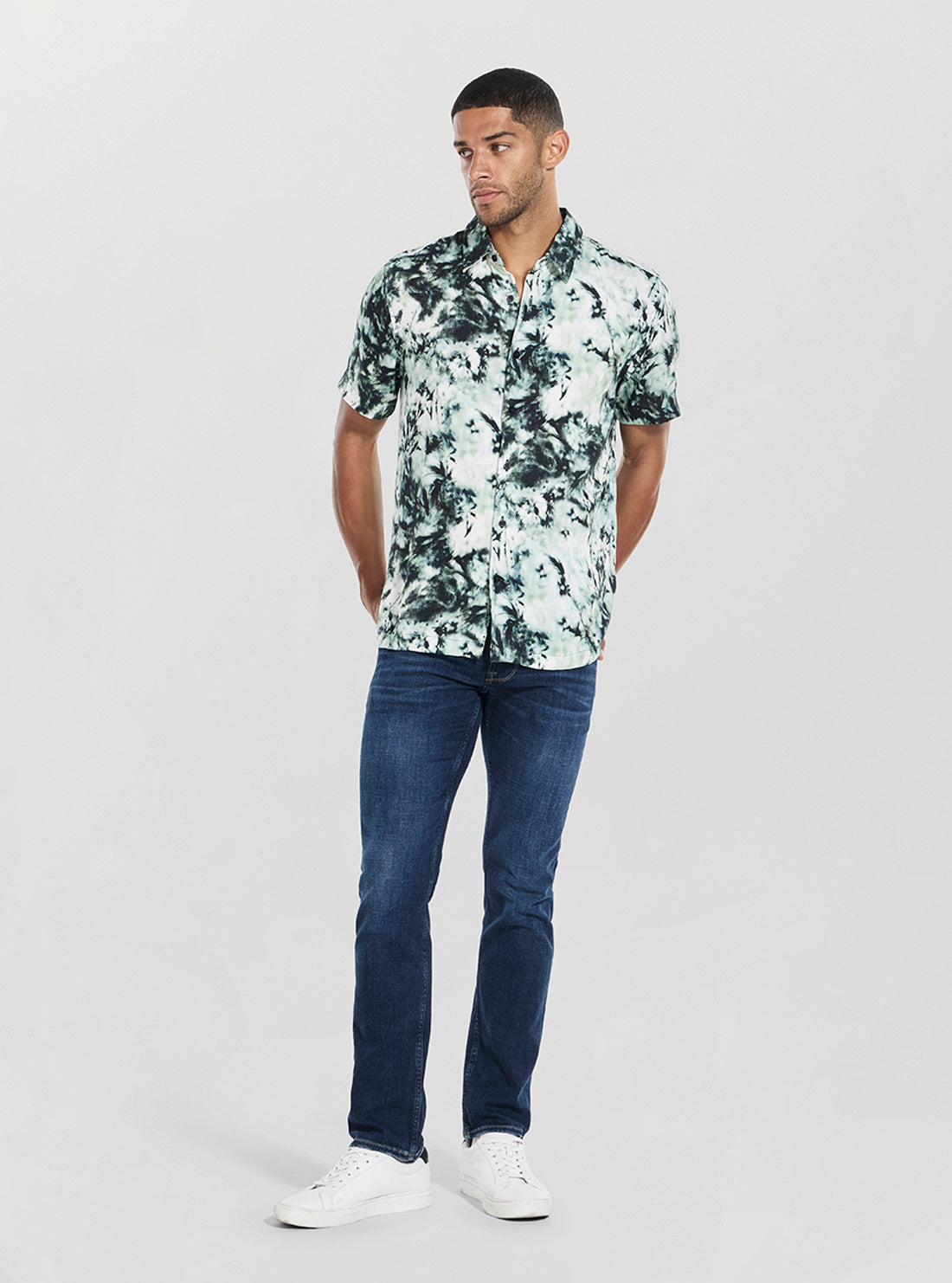 GUESS Mens Green Abstract Tie-Dye Floral Shirt M5BH79WD4Z2 Full View