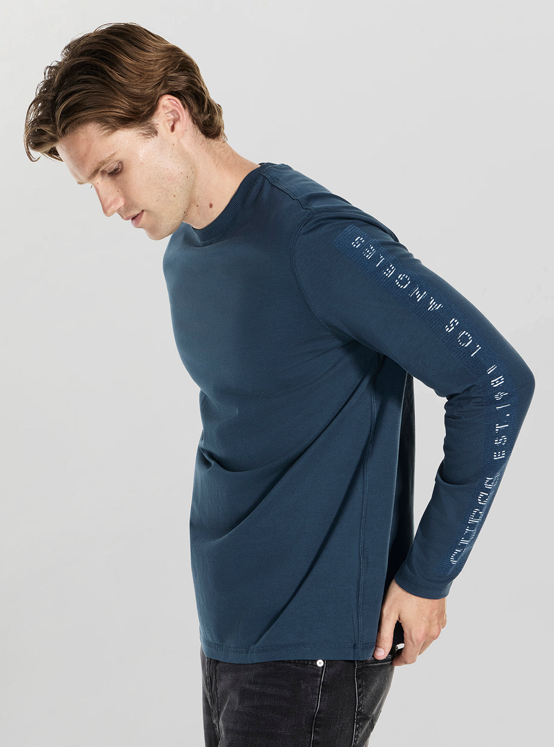 GUESS Mens Blue Long Sleeve Logo T-Shirt M5BI06I3Z14 Side View