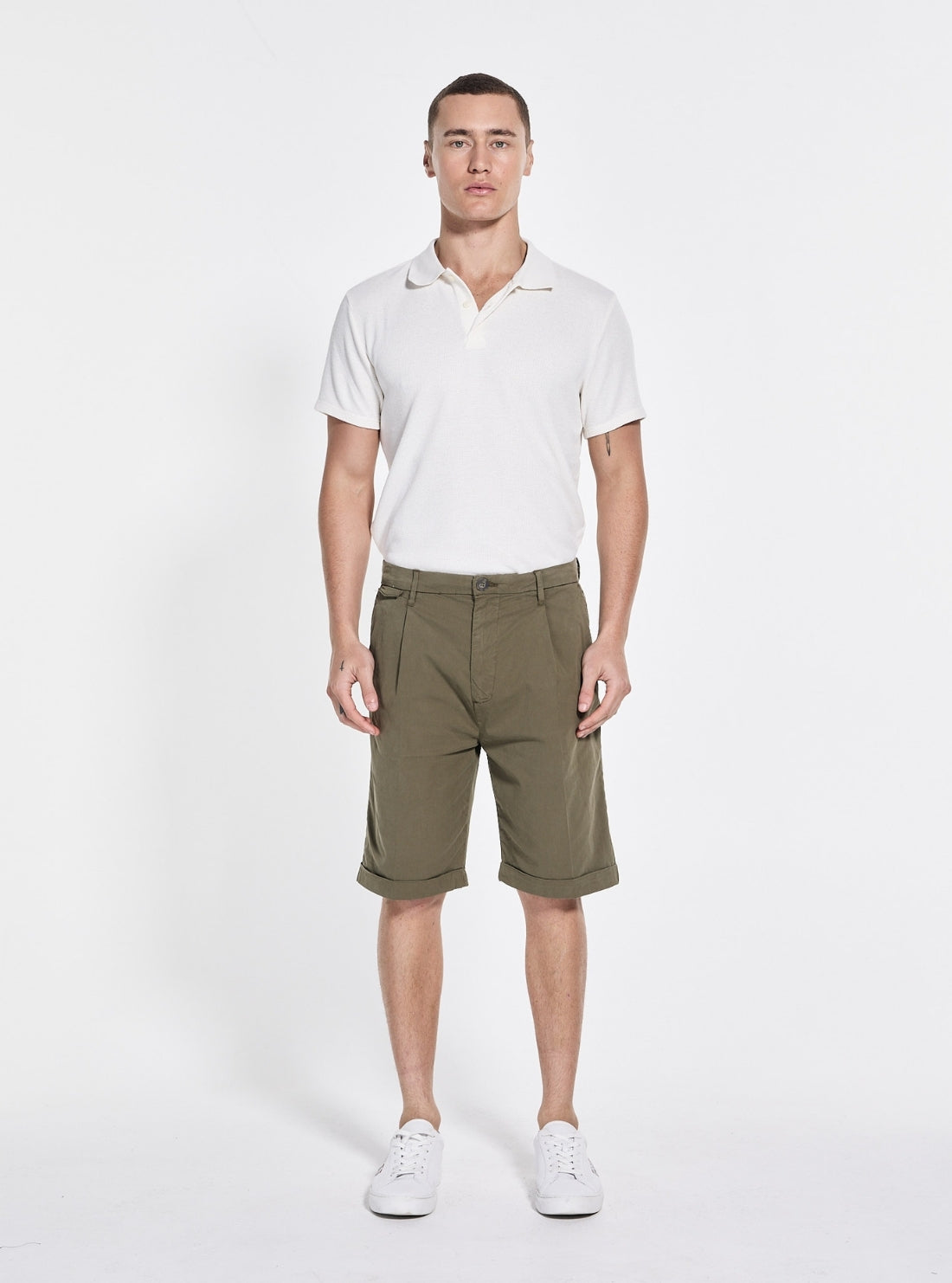 GUESS Mens Green Taylor Chino Shorts M5GD26WH4GA Full View_2