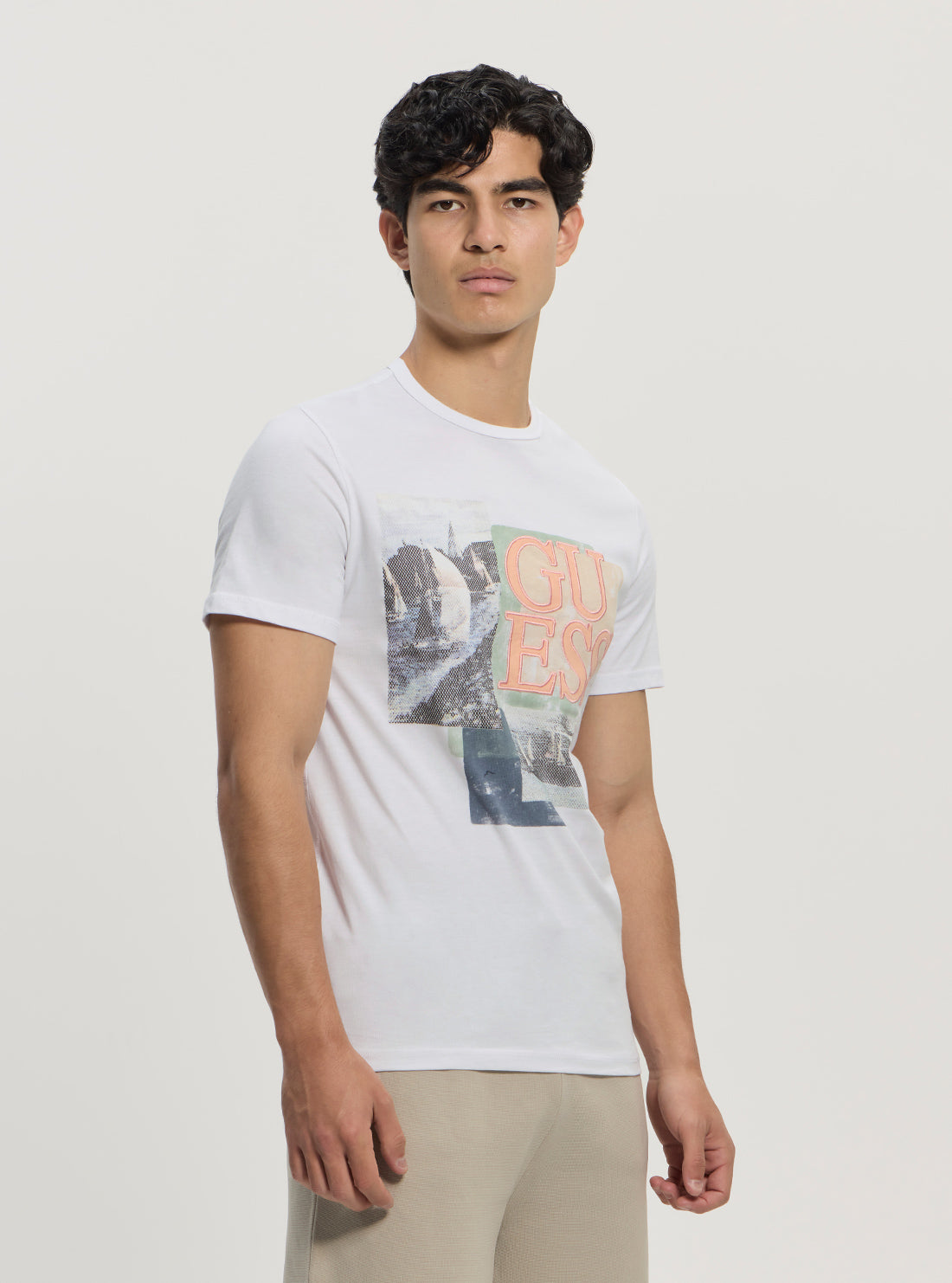 GUESS Mens White Sail Boat Logo T-Shirt M5GI04I3Z14 Front Side View