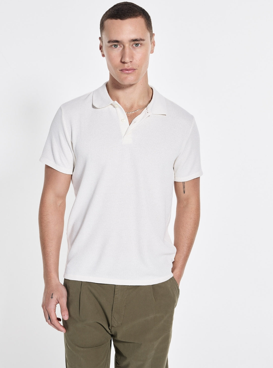 GUESS Mens White Madden Soft Knitted Polo Shirt M5GP27KCRF0 Front View