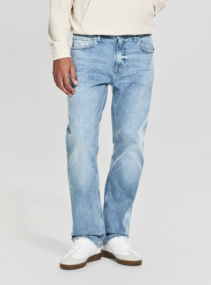 GUESS Mens Mid-Rise Resort Rodeo Jeans in Light Wash M6GA31D0779 Front View