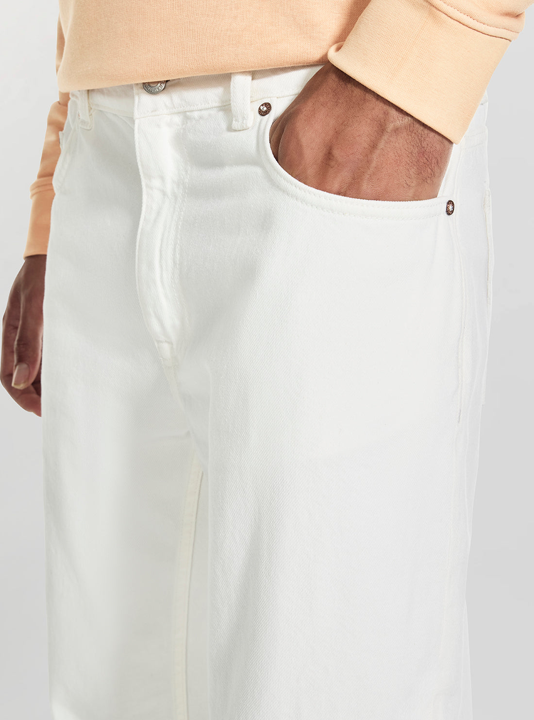 GUESS Mens White Mid-Rise Damon Jeans M6GA82D0781 Detail View