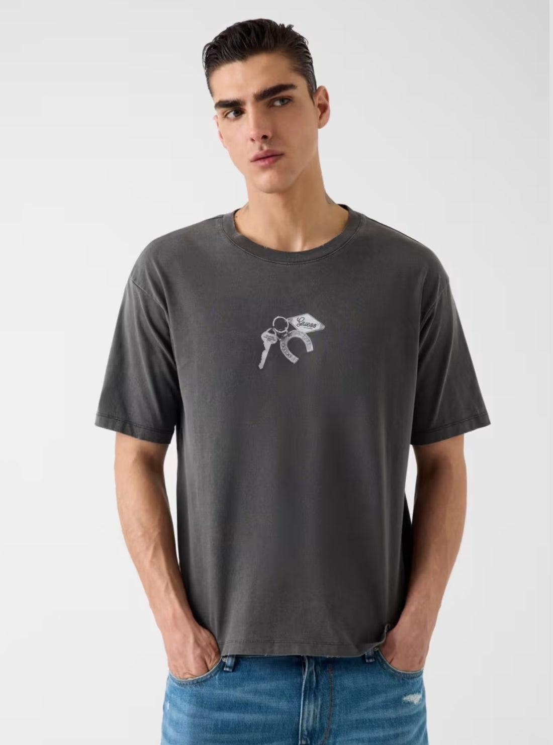 GUESS Mens Black Hyunjin Unisex Graphic T-Shirt M6GIAFK99PY Front View