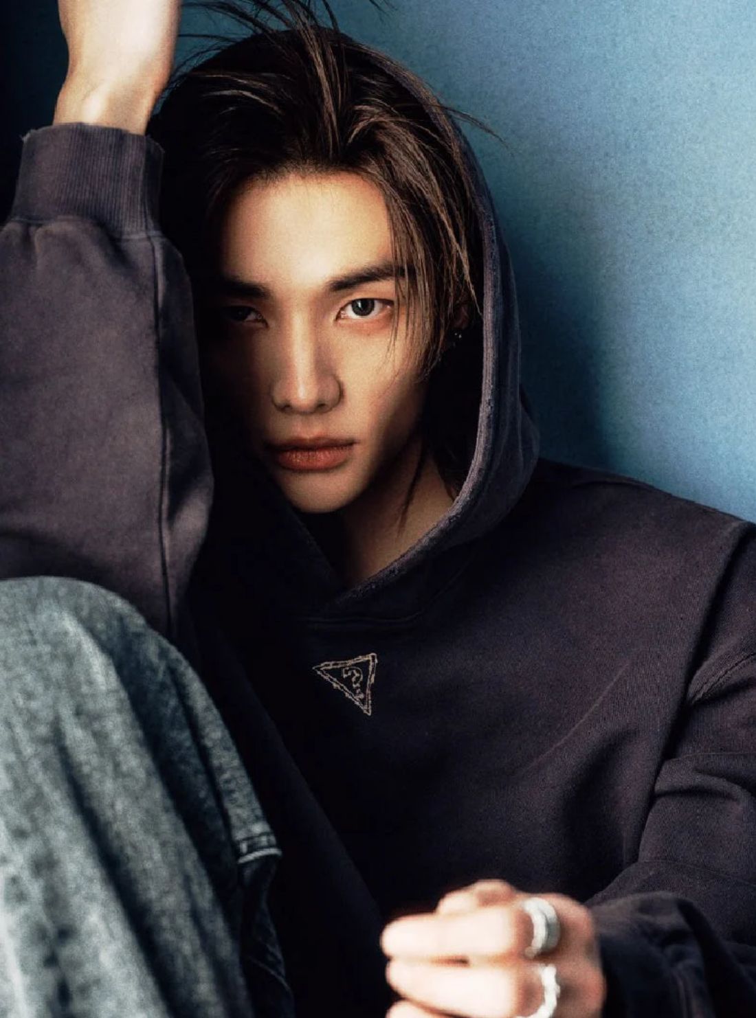 GUESS Mens Black Hyunjin Unisex Hoodie M6GQ44K99Q5 Hyunjin Detail