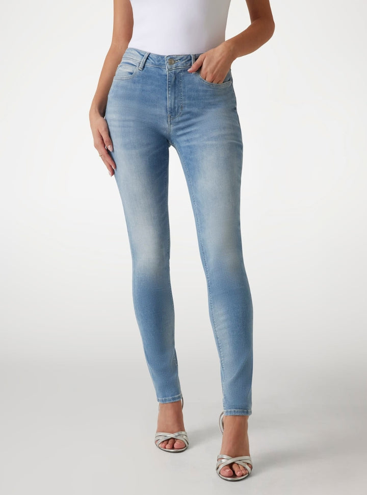GUESS Womens High-Rise 1981 Skinny Jeans in Carrie Light W2YA46D4Q01 Front View