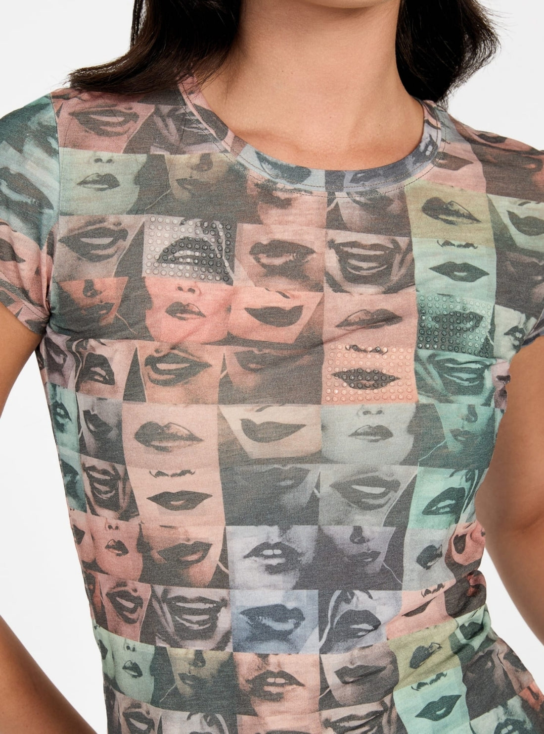 GUESS Womens Multi Checkered Lips Graphic T-Shirt W5BI38K37Z0 Detail View