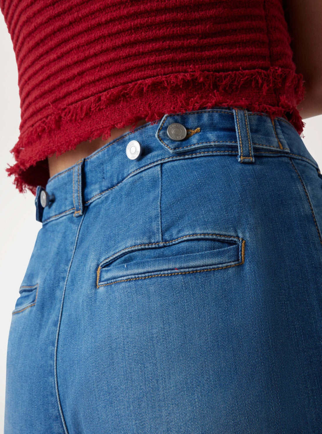 GUESS Womens Eco High-Rise Zypher Jeans in Medium Light Wash W5YA1FD5O90 Detail View