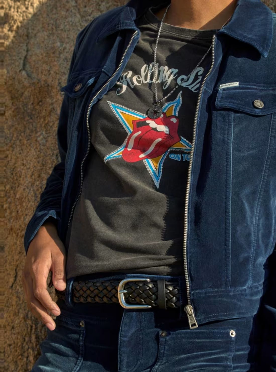 Guess Jeans Black Rolling Stones Rhinestone T-Shirt W6BI16K5697 Hyunjin 
