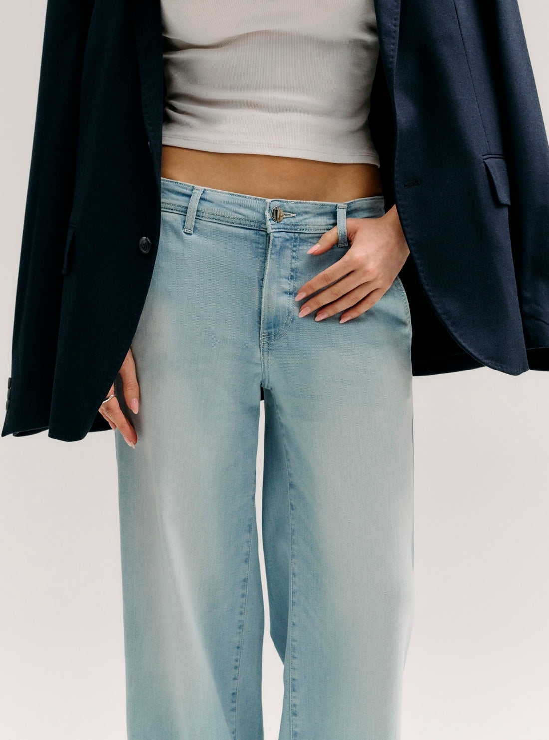 GUESS Womens Eco Zoya Wide Leg Crop Jeans in Light Blue Wash W6GA1LD0689 Detail View