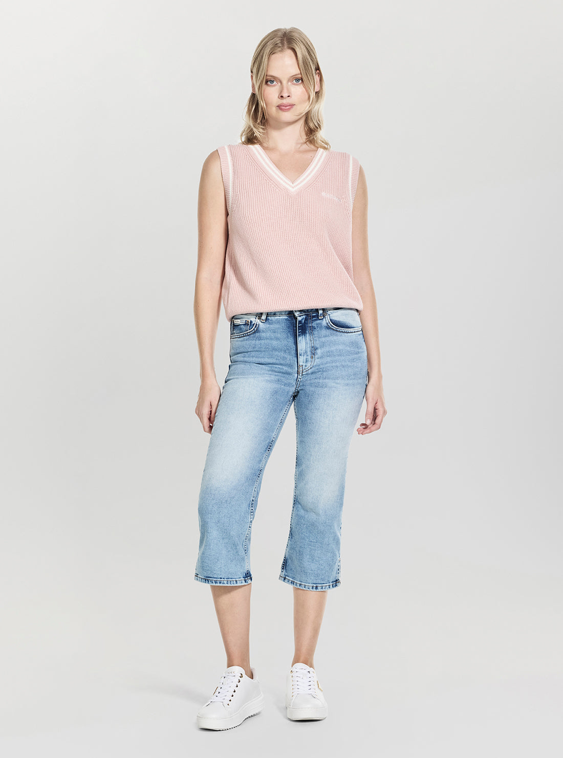 Guess Jeans High-Rise Capri Jeans in Light Wash W6GA2GD6329 Full View