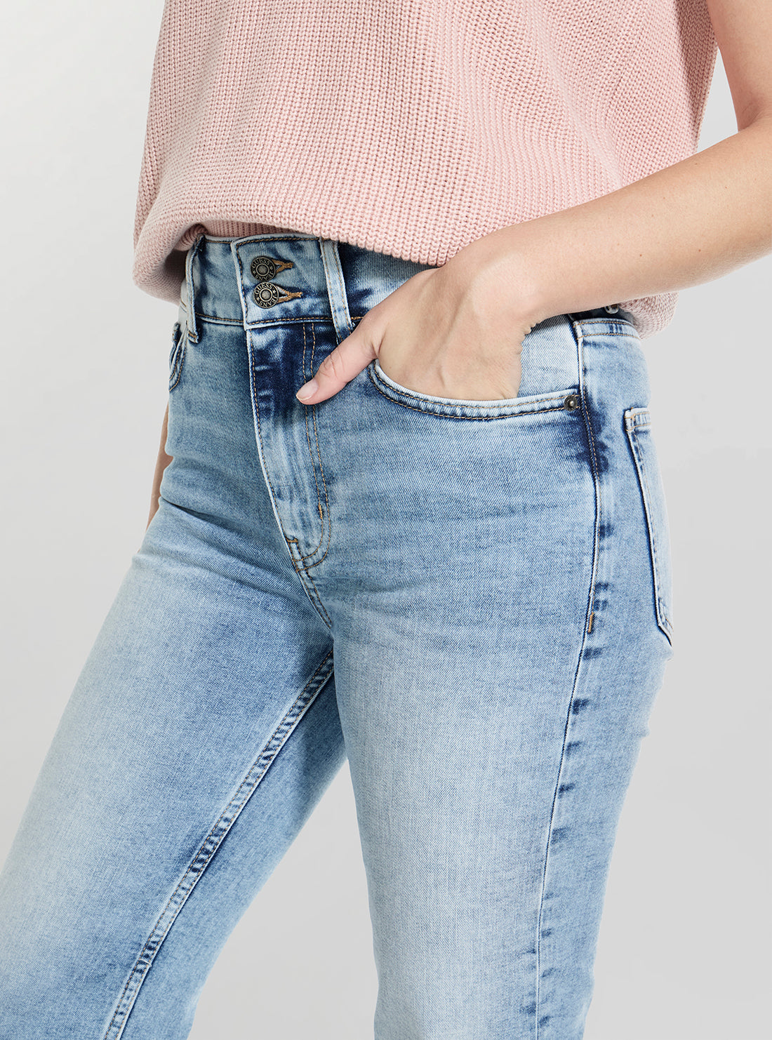 Guess Jeans High-Rise Capri Jeans in Light Wash W6GA2GD6329 Detail View