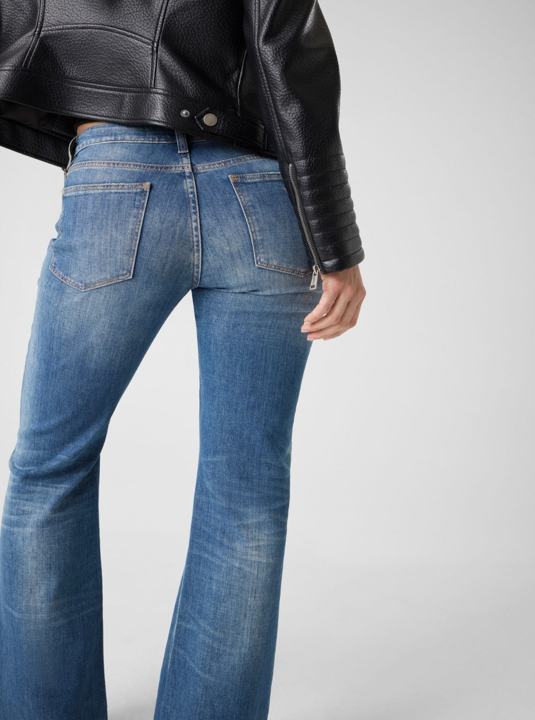 GUESS Womens Low-Rise Bootcut Jeans in Medium Wash W6GAJ7D0717 Detail View