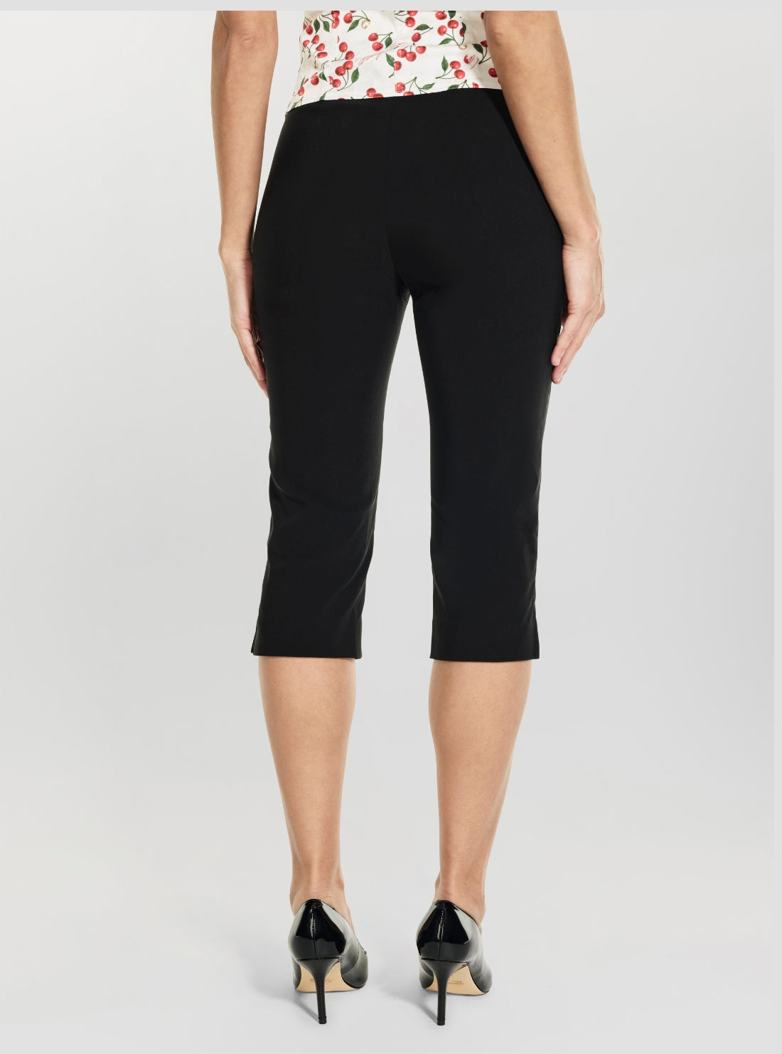 GUESS Womens Eco Black Marilyn Capri Pant W6YB36W4591 Back View