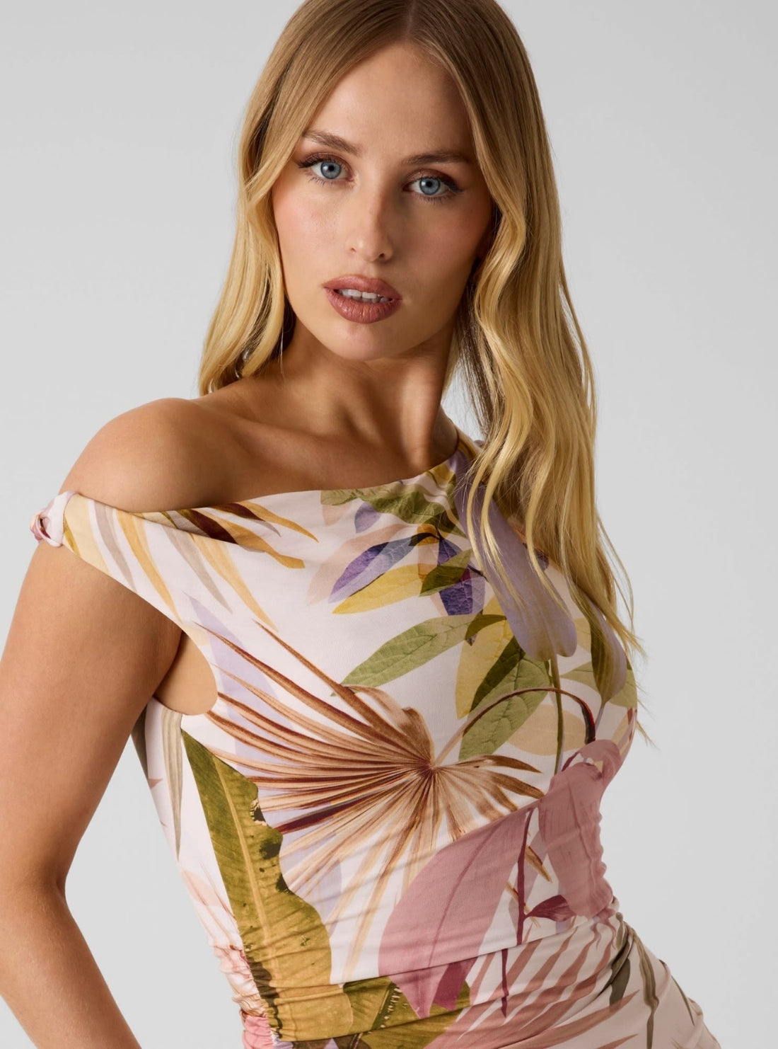 GUESS Womens Sarika Palm Print Rita Bodycon Mini Dress W6YK62K4594 Detail View