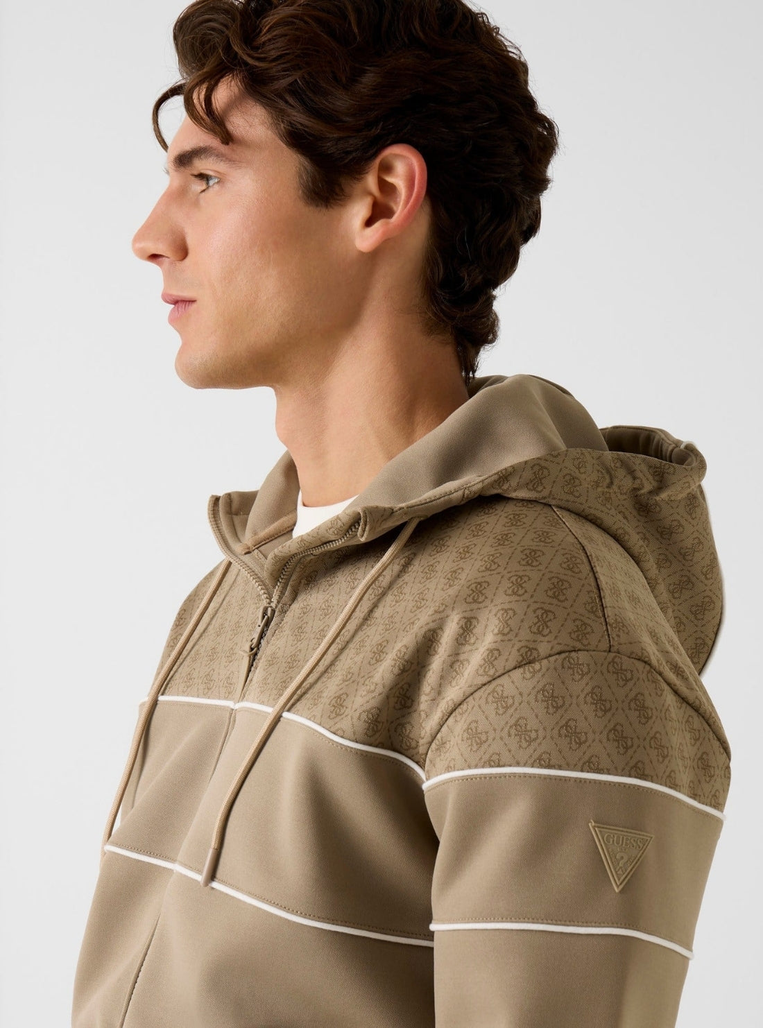 GUESS Mens Beige Anoki 4G Zip Hoodie Active Sweatshirt Z6RQ13KD472 Detail View