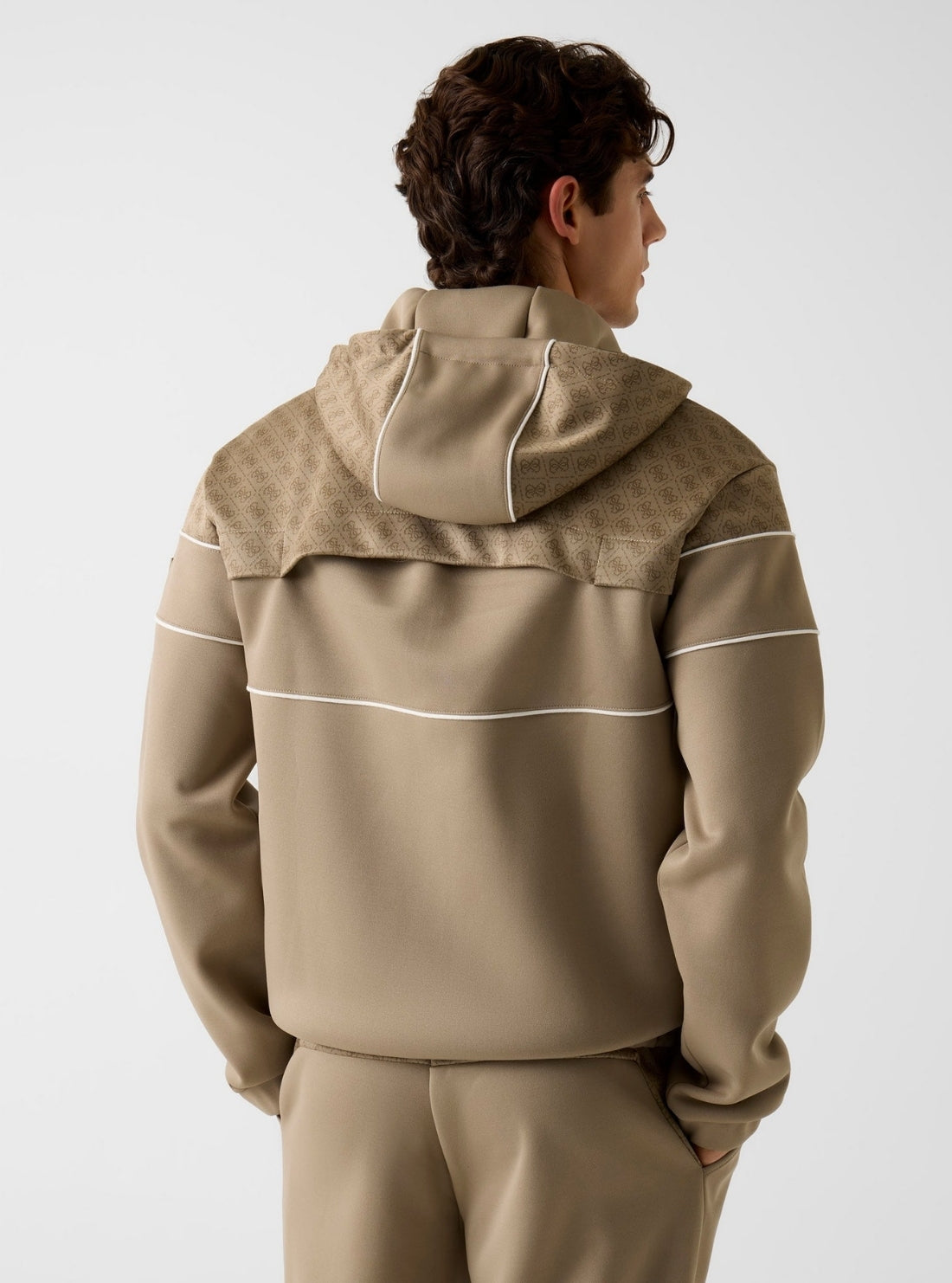 GUESS Mens Beige Anoki 4G Zip Hoodie Active Sweatshirt Z6RQ13KD472 Back View
