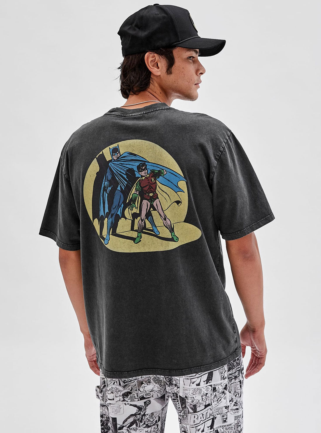 GUESS Men's Guess Originals x Batman Black Spotlight T-Shirt M2BI12K9XF3 Back View