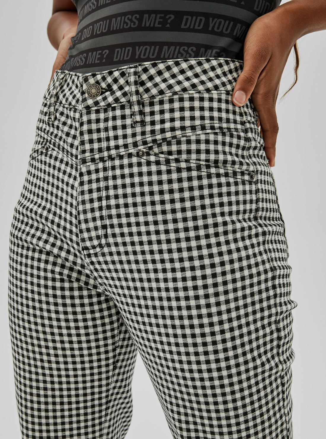GUESS Womens GUESS Originals x Anna Nicole Smith High-Rise Mom Gingham Denim Jeans W1BG07FRIEN Detail View
