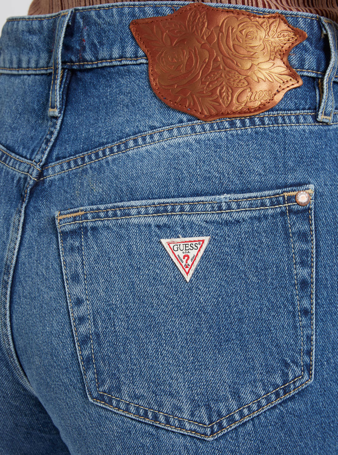 guess Eco High-Rise Hollywood Relaxed Womens Denim Jeans In The Challenge detail view