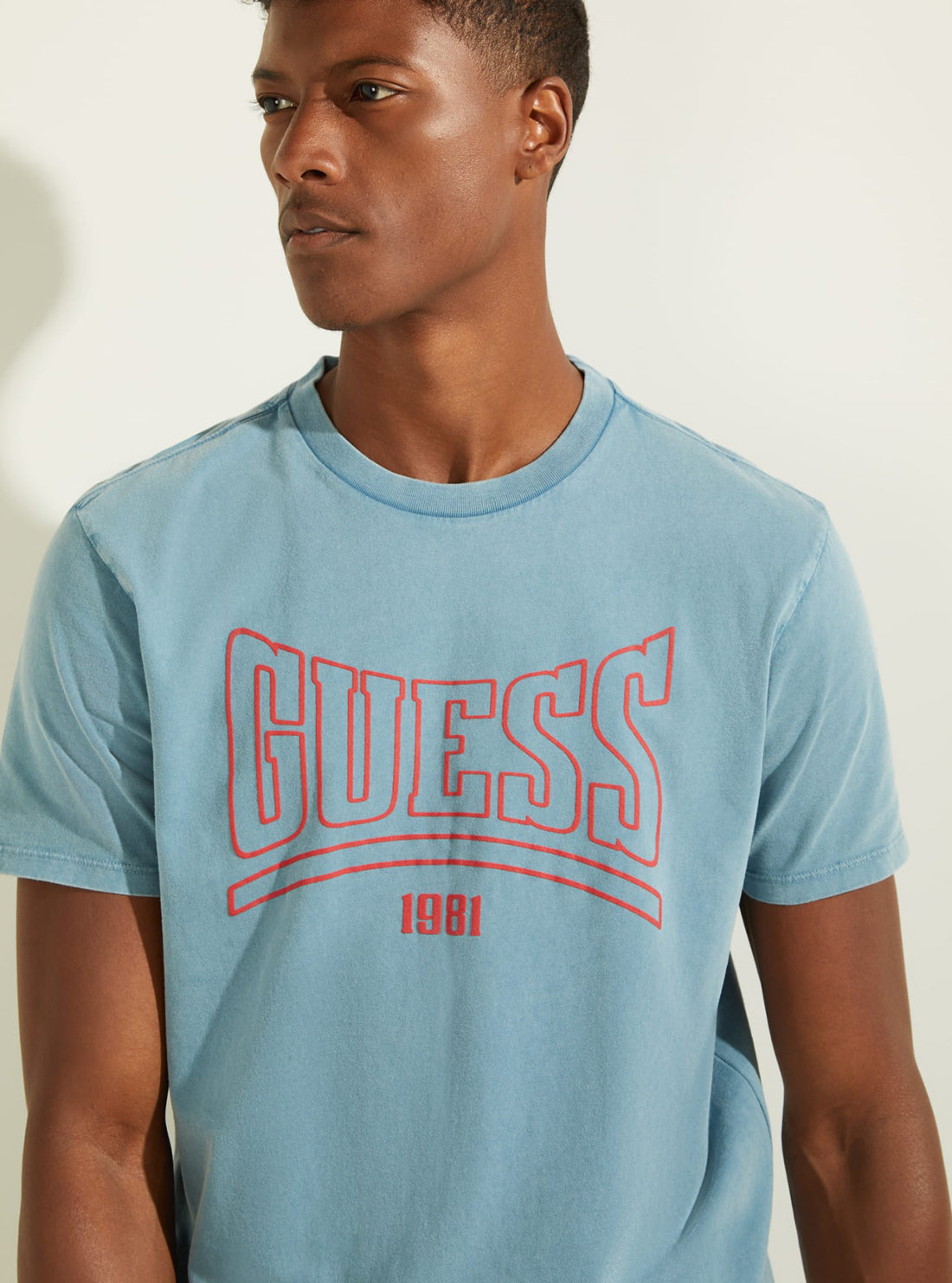GUESS Mens Blue Heritage Logo T-Shirt MBGI31R9RM3 Detail View